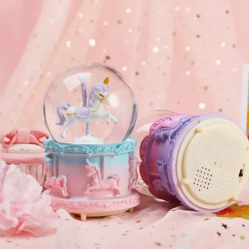 Masalsı Unicorn Figürlü Orta Boy Kar Küresi