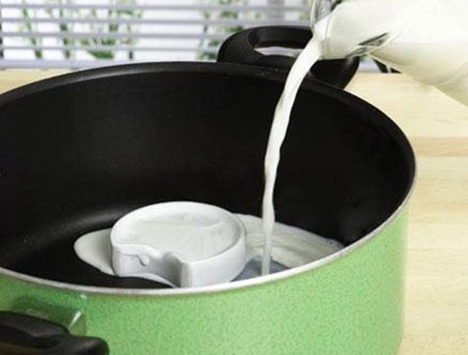 Süt Taşırmaz Milk Saver 8 cm Genişlikte Pratik Mutfak Aleti