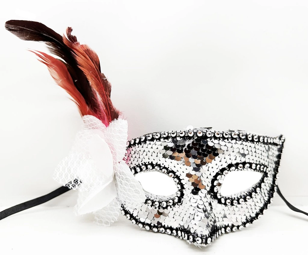 Şık Yandan Tüylü Güllü Gümüş Maske 20x22 cm