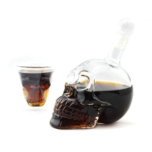Dikkat Çekici Kuru Kafa Cam Şişe 550 ml Dekoratif