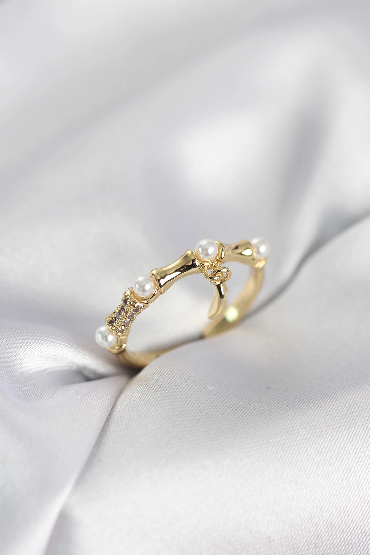 Sallantılı Gold Renk Yüzük Model