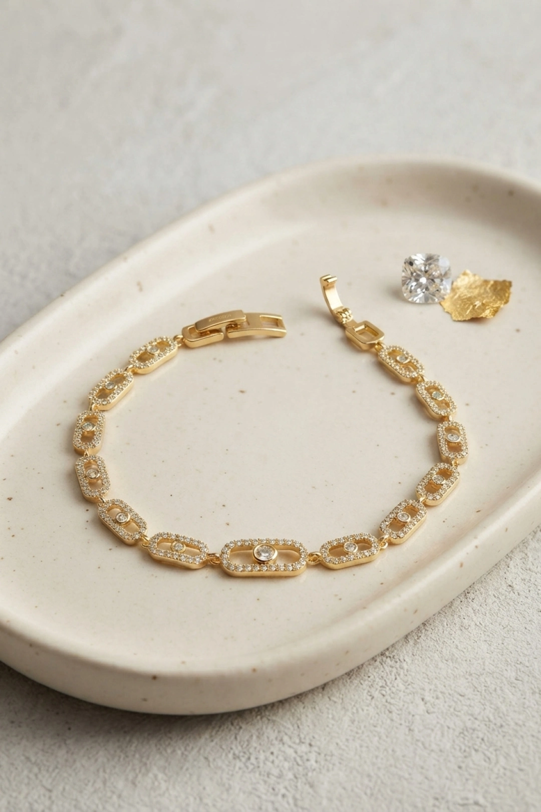 Zirkon Taşlı Gold Renk Takı 1 Adet
