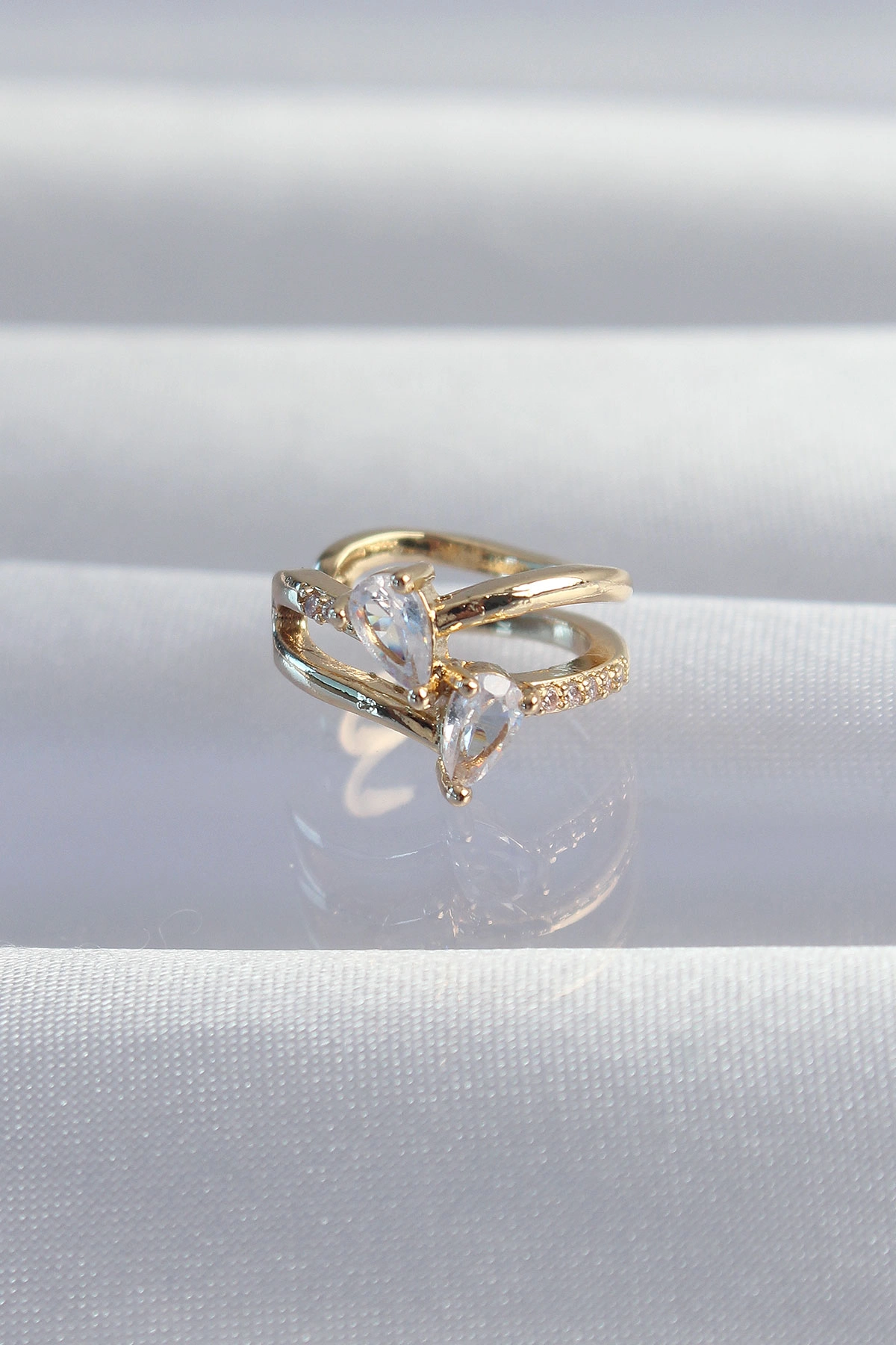 Zirkon Taşlı Gold Renk Damla Earcuff Küpe