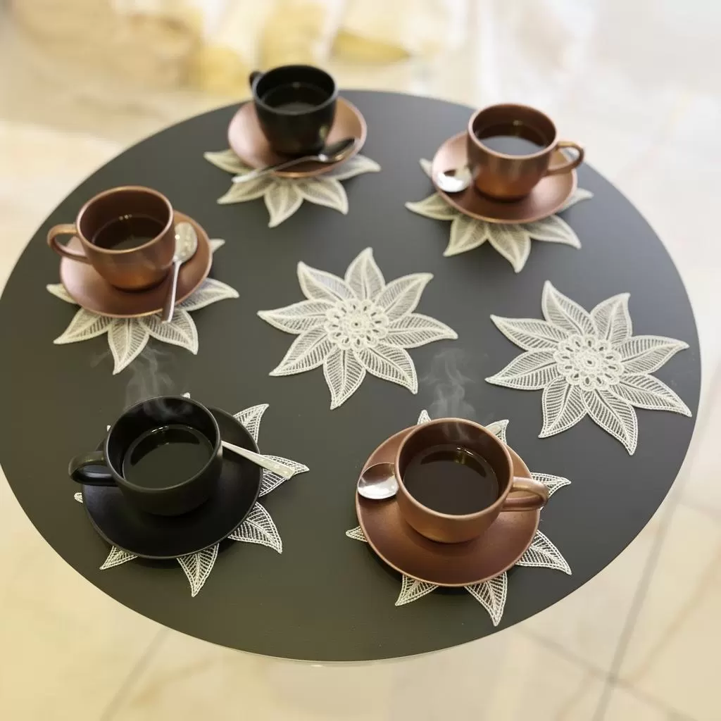 6 lı Dantel Kahve Sunumluğu 15x15 cm Asorti Desenli Türk Kahvesi Sunum Seti