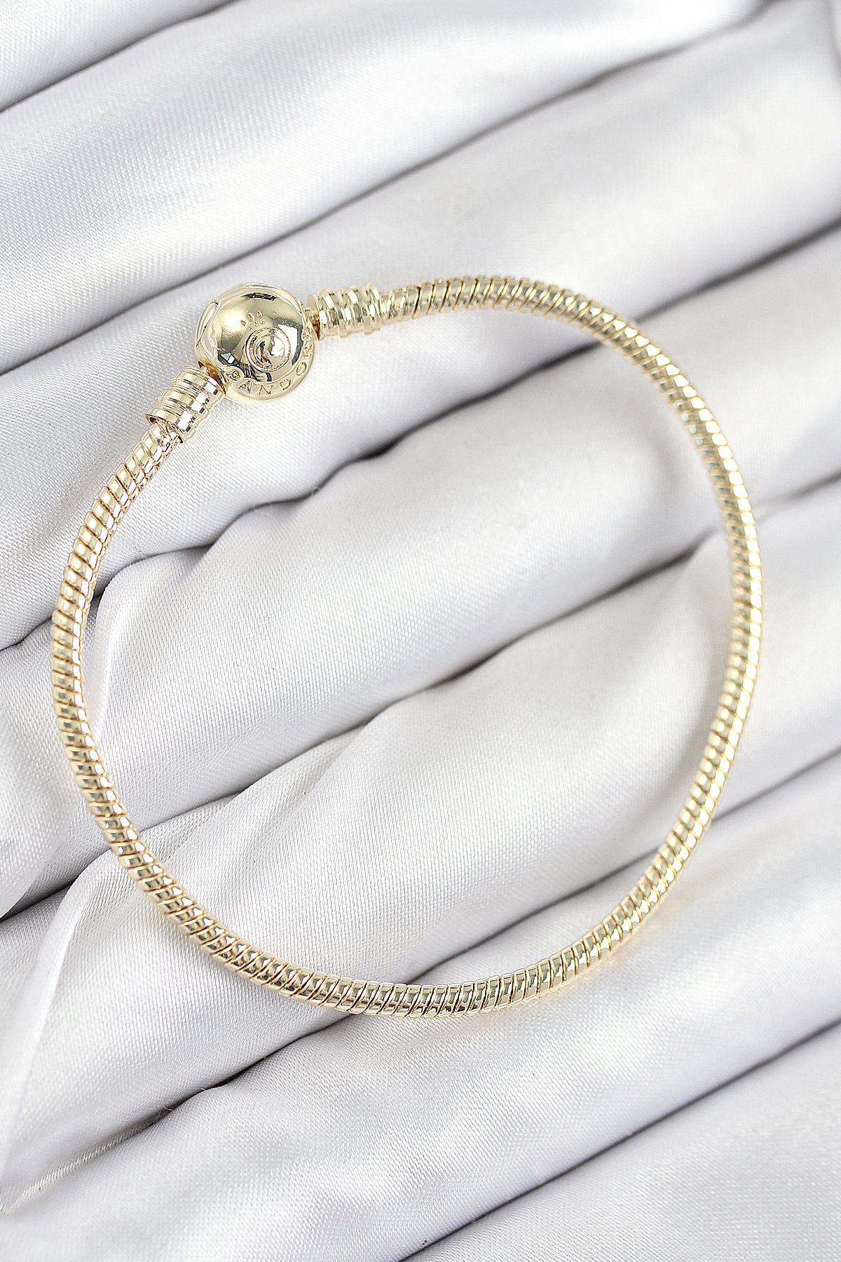 Pirinç Charm Topcuk Model Gold Renk Kadın Bileklik