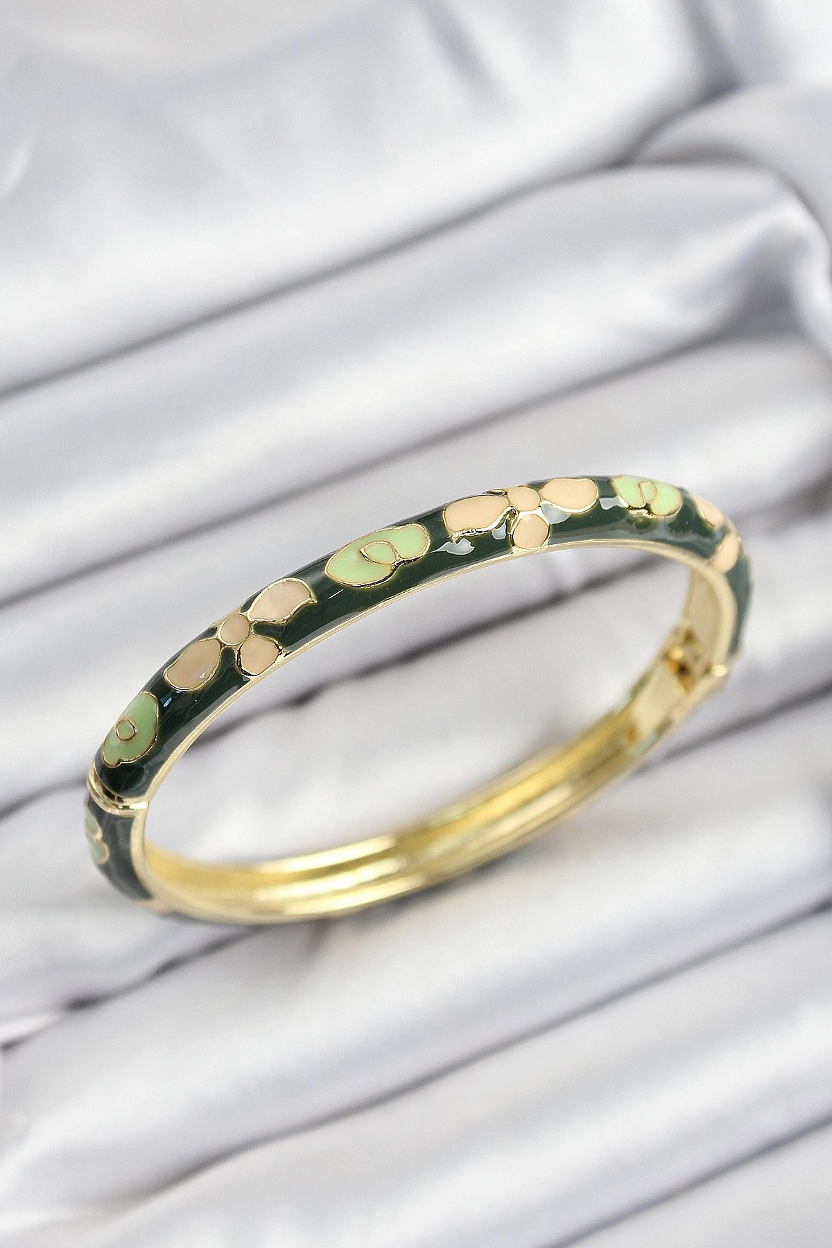 Gold Renk Mineli Kadın Kelepçe 60 mm Çiçek Motifli