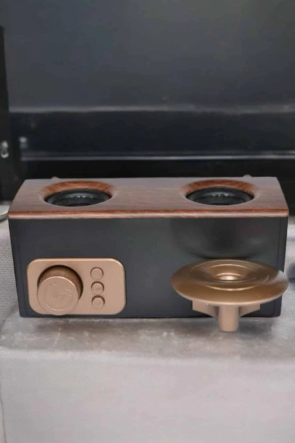Bluetooth Hoparlör Çalar Radyo USB AUX Girişli 15 Metre Çekim Mesafesi