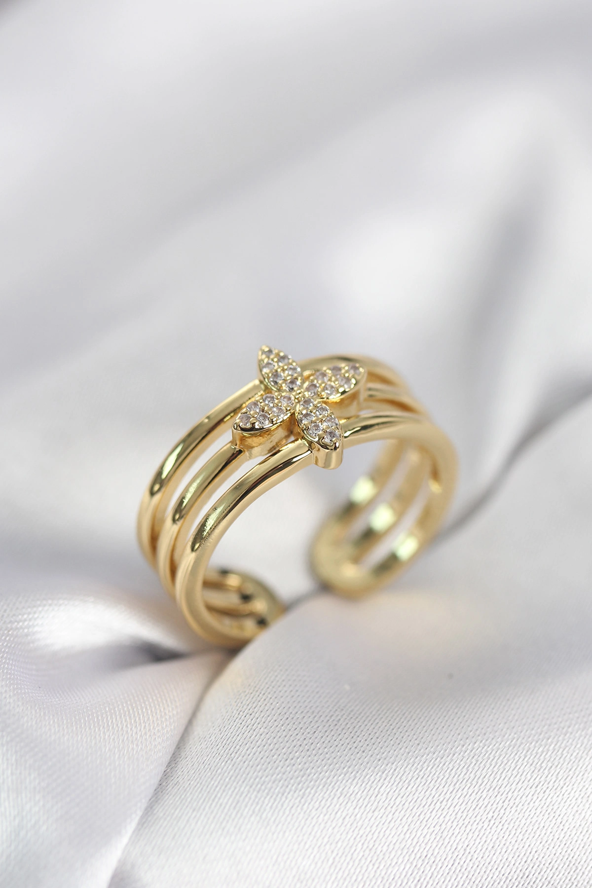 Renk Zirkon Taşlı Yonca Yüzük (Gold Model)