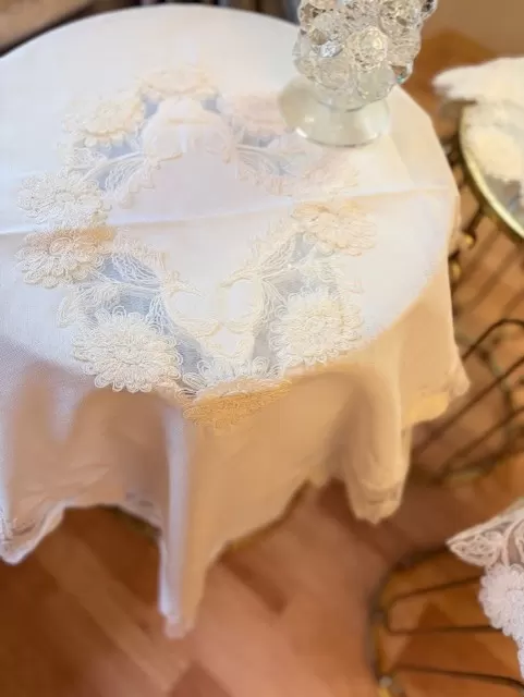 Salon Takımı 5 Parça Keten Dantelli Masa Örtüsü Runner Seti Çeyizlik Flowers Model Krem