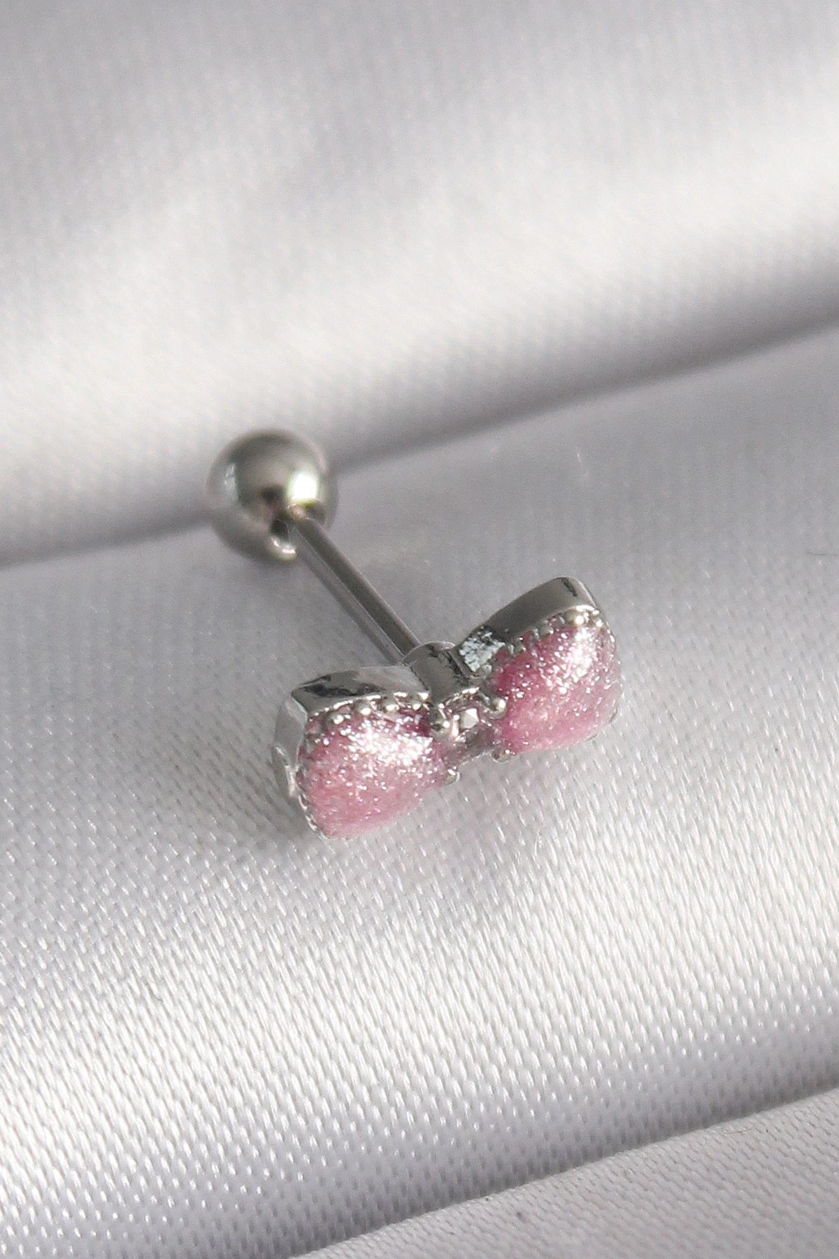 Pembe Kurdele Detaylı Tragus Piercing 6mm Çelik