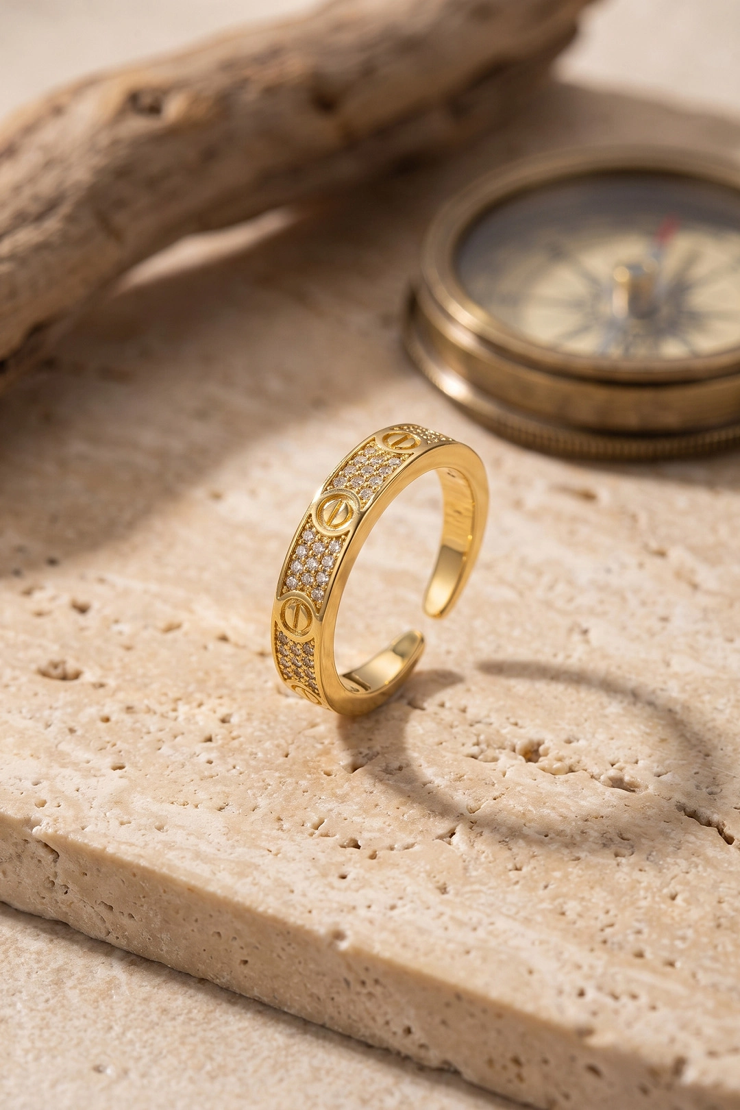 Zirkon Taş Detaylı Gold Yüzük