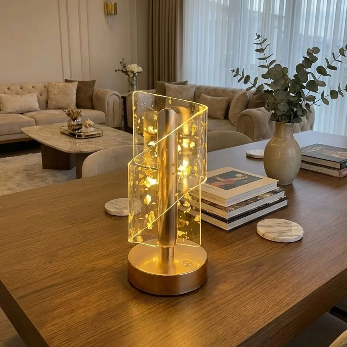 Çapraz Kavisli Kristal Altın Toz Model LED Masa Lambası – Gold Gövdeli, Dokunmatik, 3 Kademe Işık Ayarlı Şarjlı Dekoratif Lamba