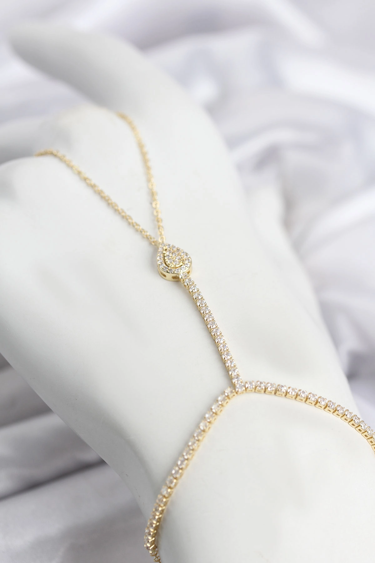 Zirkon Taşlı Gold Renk Damla Kolye 1 Adet