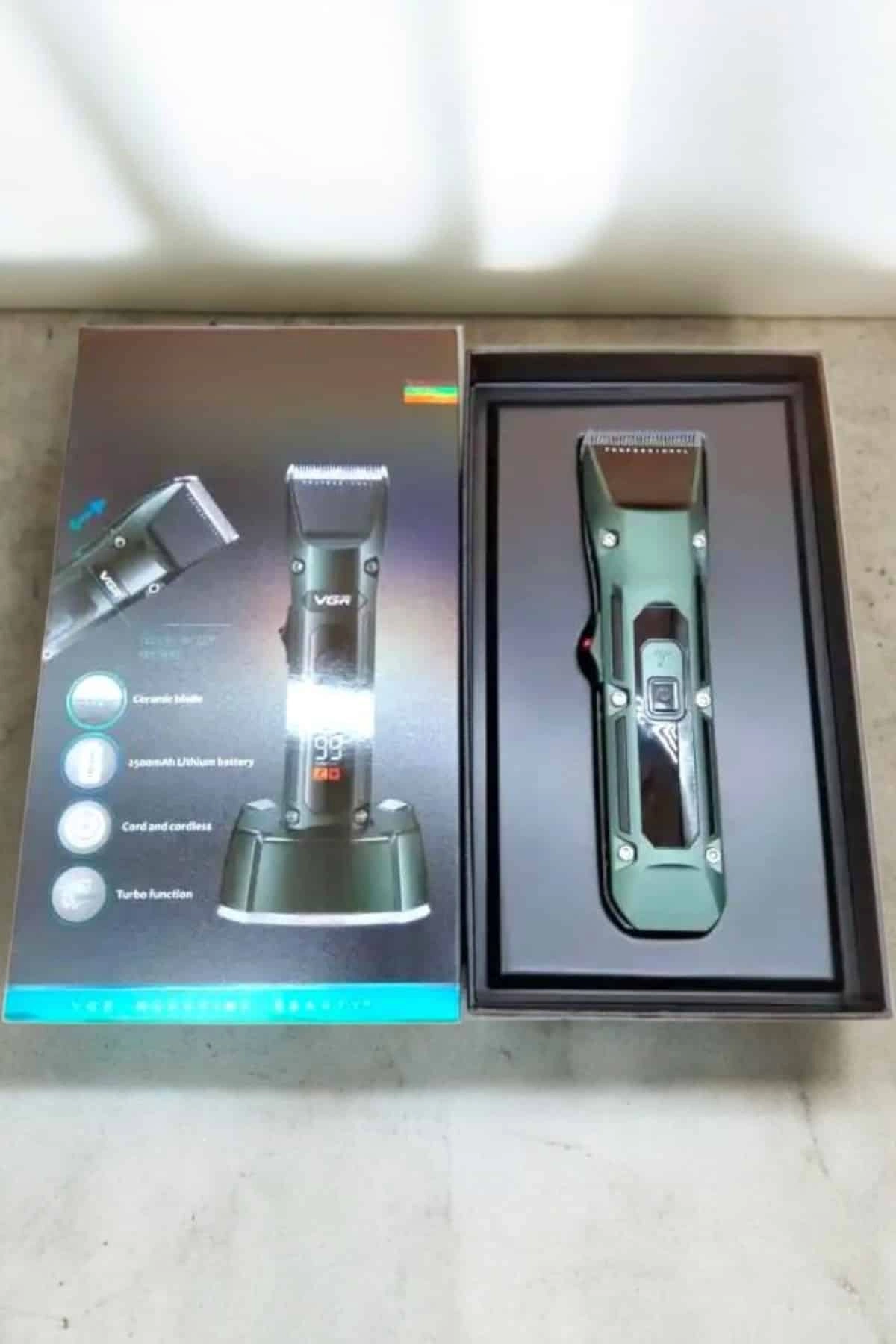 Şarjlı Tıraş Makinesi 2500 mAh Uzun Pil Ömrü 300 Dakika Kullanım