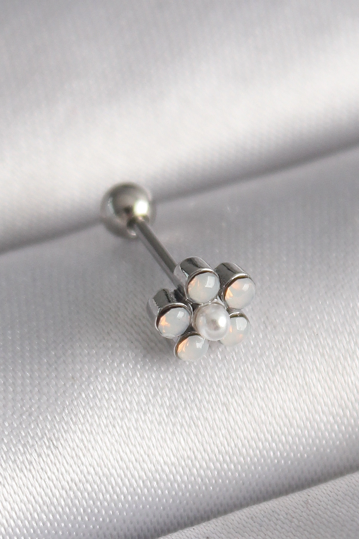 Zirkon Taşlı Çiçek Piercing 6 mm 1.2 mm Çelik