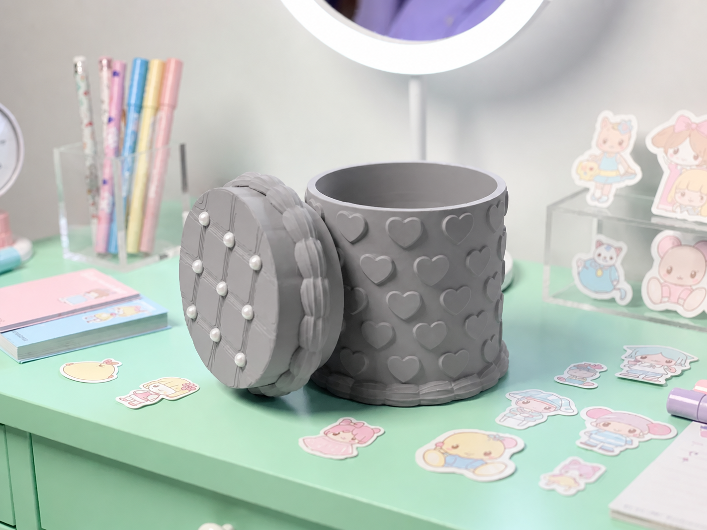 3D Baskı Kabartma Kalp Desenli Kapaklı Kalemlik - Masaüstü Organizer - Gri