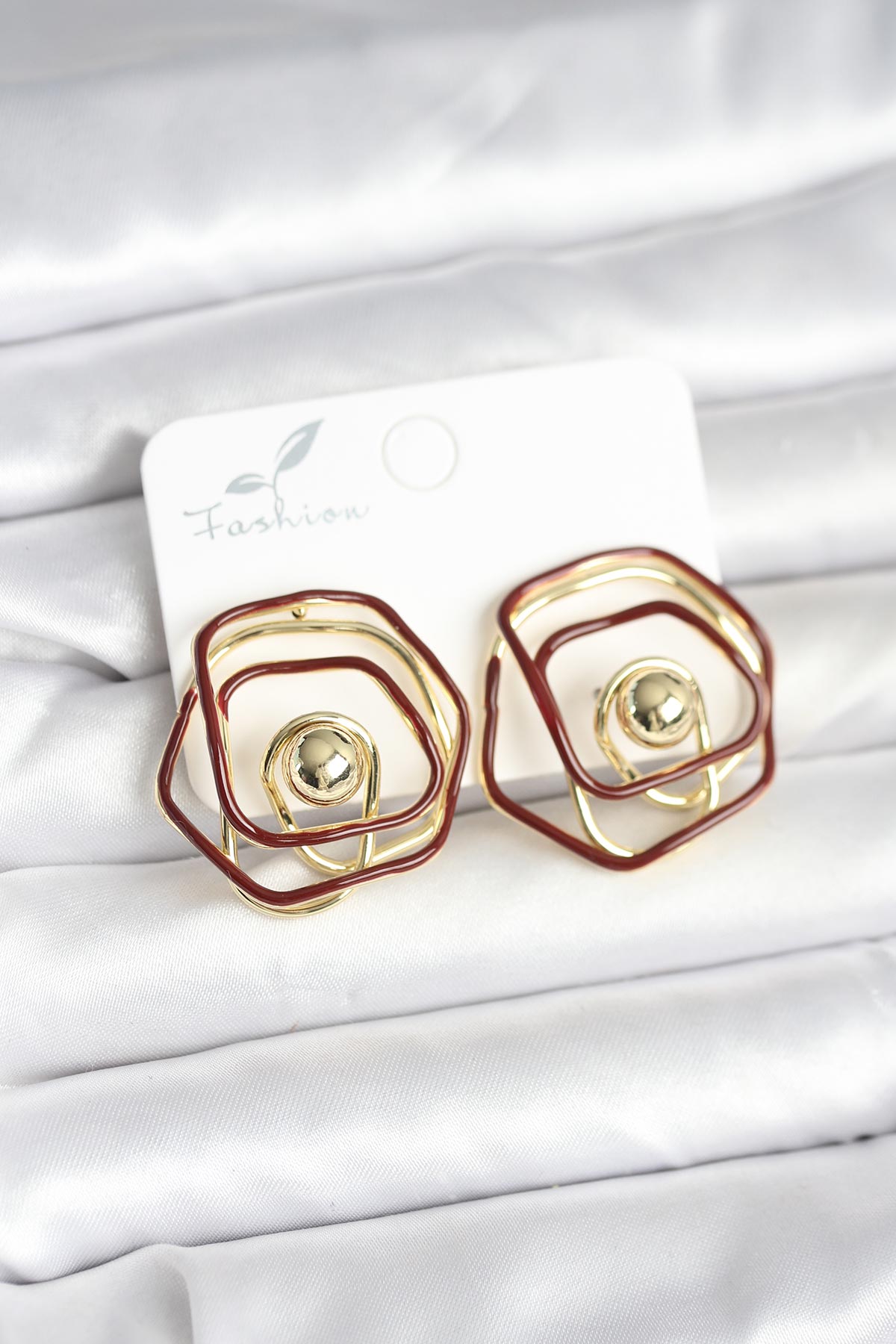 Pirinç Gold Renk Bordo Mineli Geometrik Gül Model Kadın Küpe