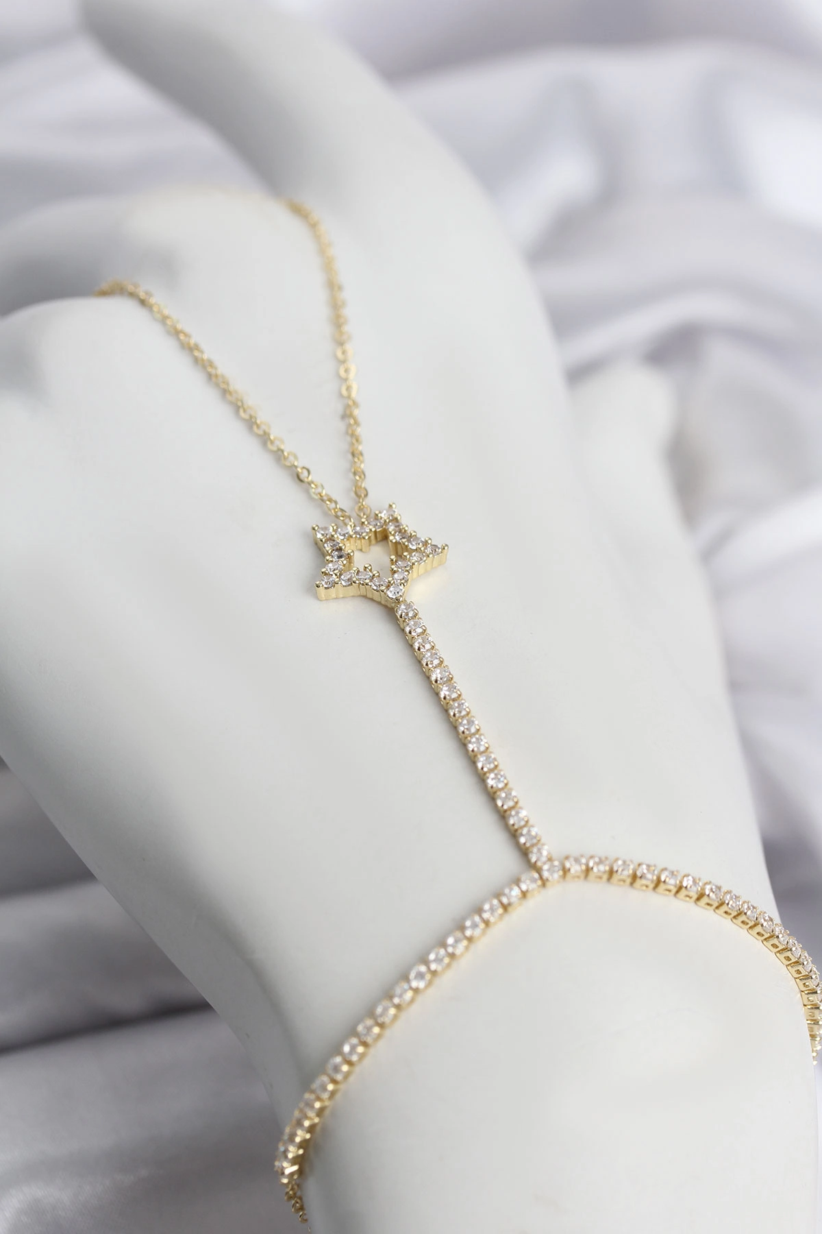 Zirkon Taşlı Gold Renk Yıldız Kolye 1 Adet