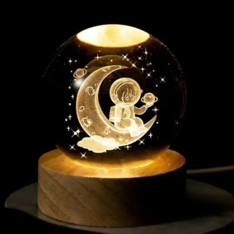 Büyük Boy Astronot Tasarımlı Işıklı Cam Küre 8 cm Ahşap Altlık