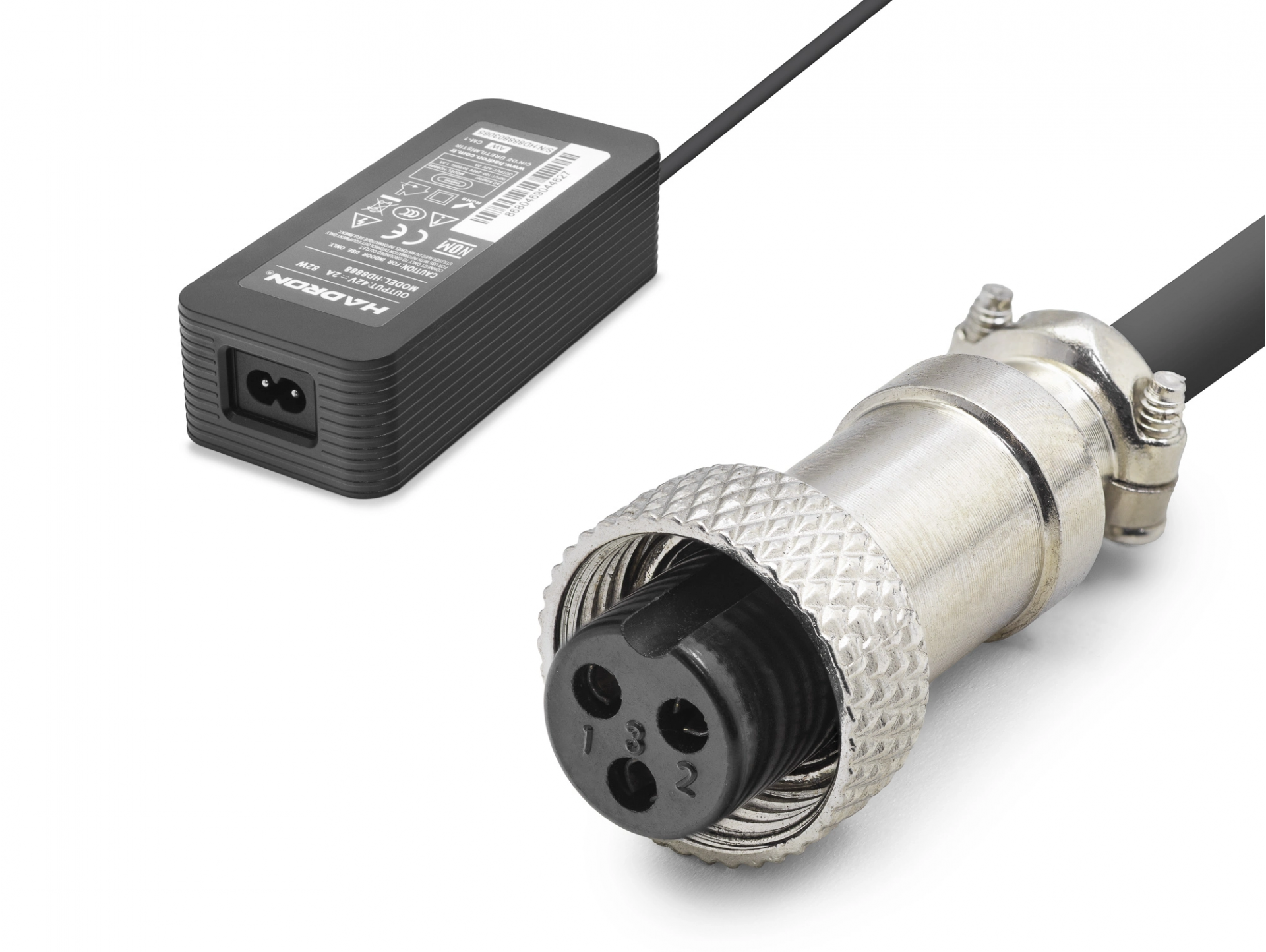 Siyah Scooter Adaptörü 42V 2A 84W 3 Pin 9 Mm
