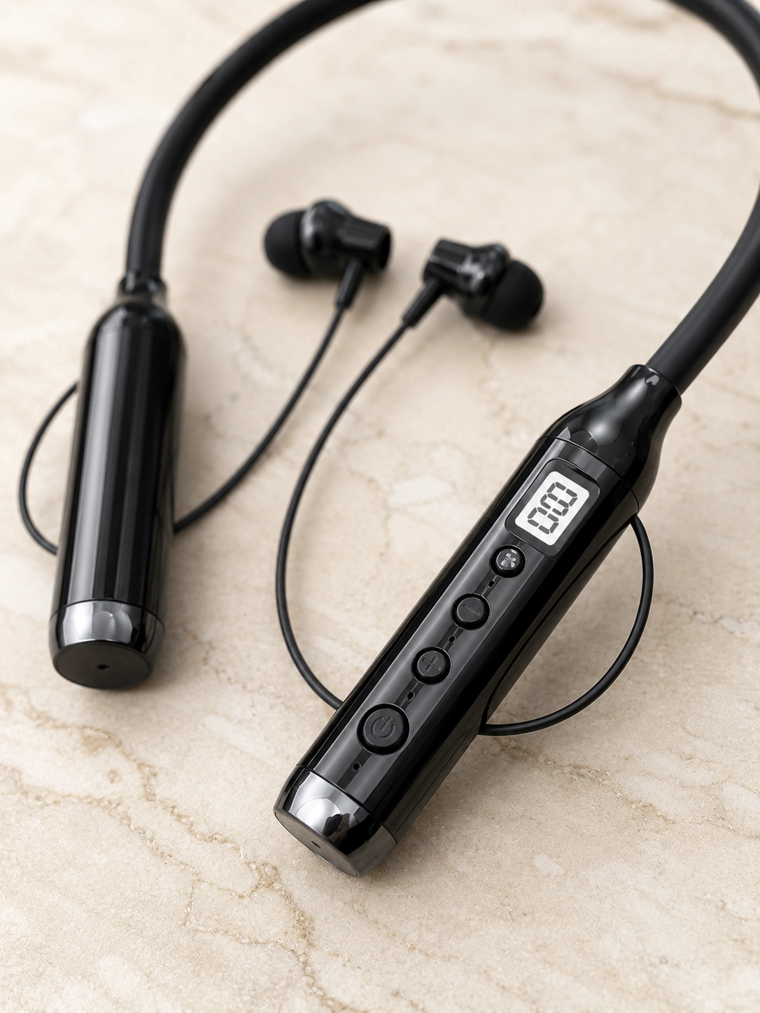 Bluetooth Kulaklık Dijital Göstergeli 600 Saat Müzik Süresi