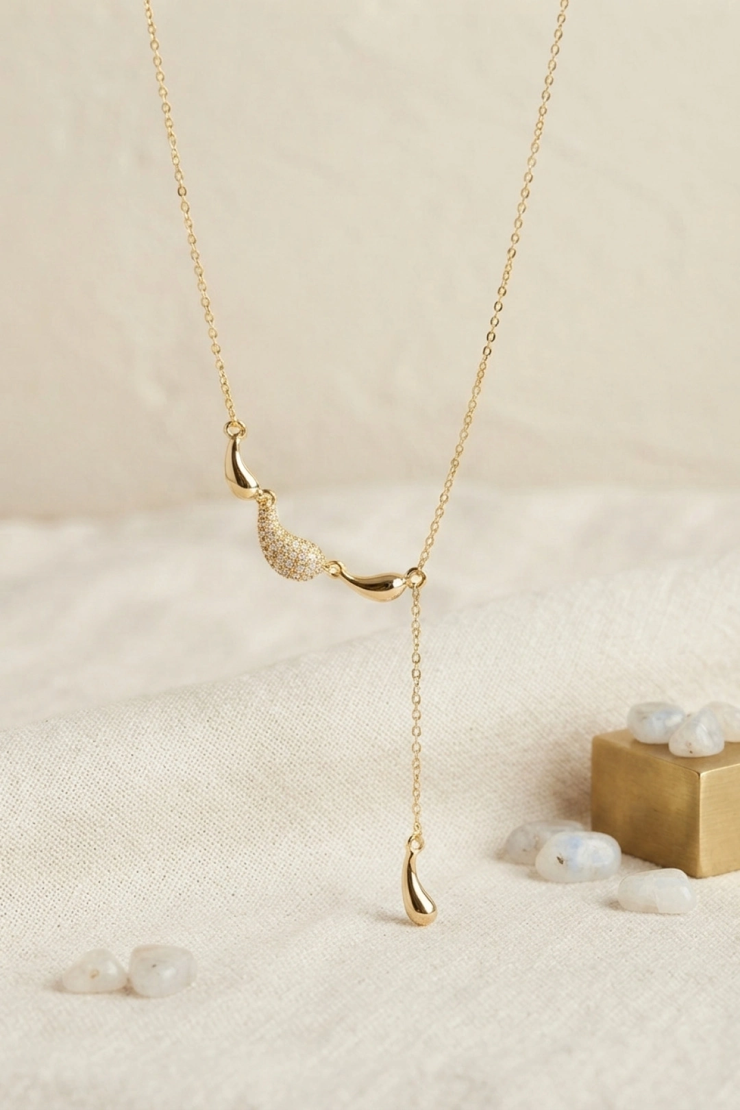 Zirkon Taşlı Gold Renk Damla Kolye 45 cm