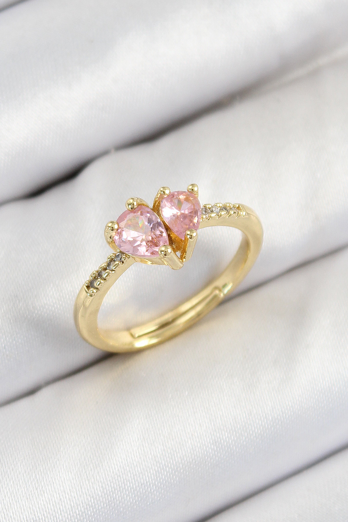 Pirinç Zirkon Taşlı Pembe Kalp Model Gold Renk Kadın Yüzük