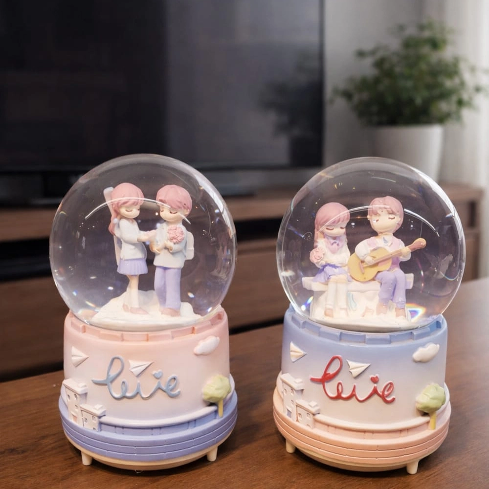 Romantik Çiftler Temalı Orta Boy Kar Küresi 13x8x8 cm