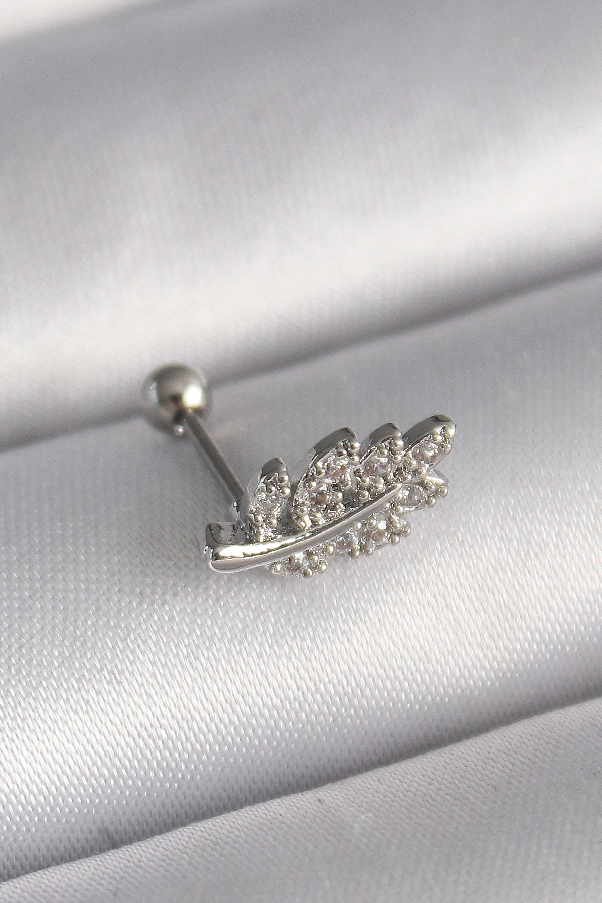 Zirkon Taşlı Dal Tragus Piercing 6 mm Çelik