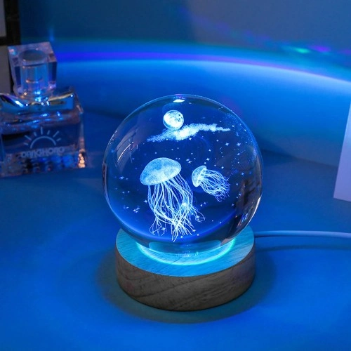 Şık Deniz Anası Renk Değiştiren Cam Küre 6 cm Ahşap Altlıklı