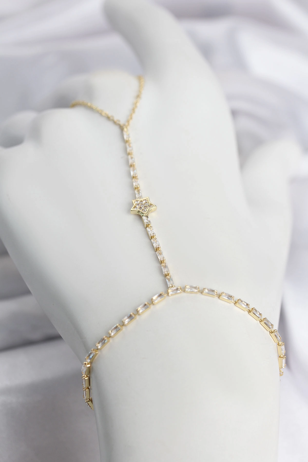 Zirkon Taşlı Gold Renk Yıldız 1 Adet Takı