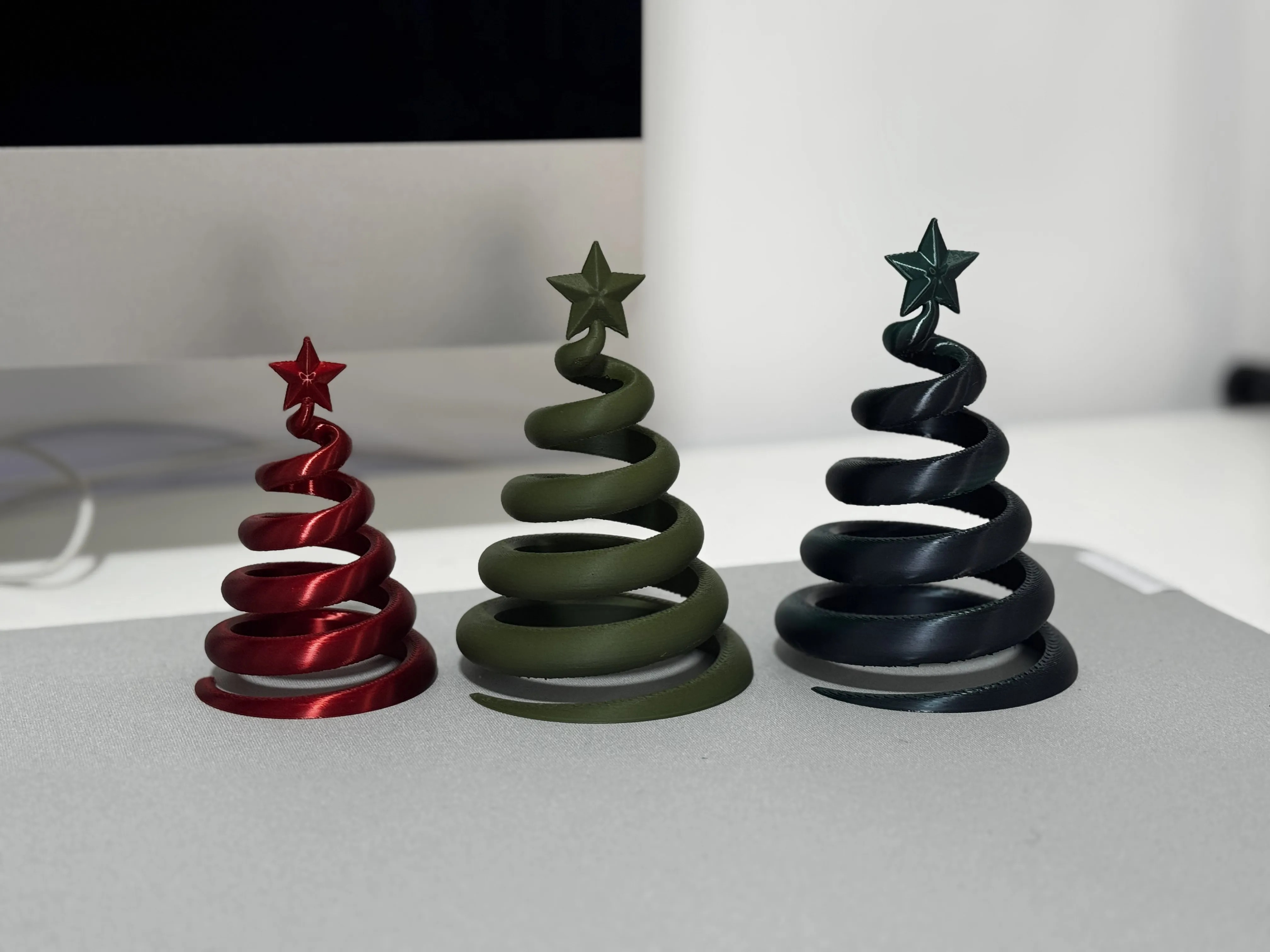3D Baskı 3lü Spiral Yılbaşı Ağacı Seti Yıldız Tepelikli Masaüstü Süs
