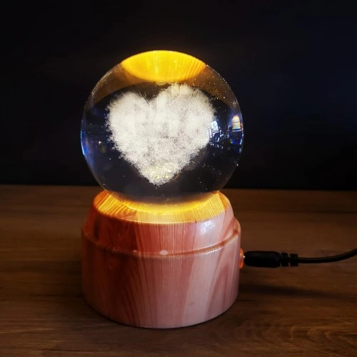 Romantik Kalp Tasarımlı Dönen Cam Küre 8 cm USB ile