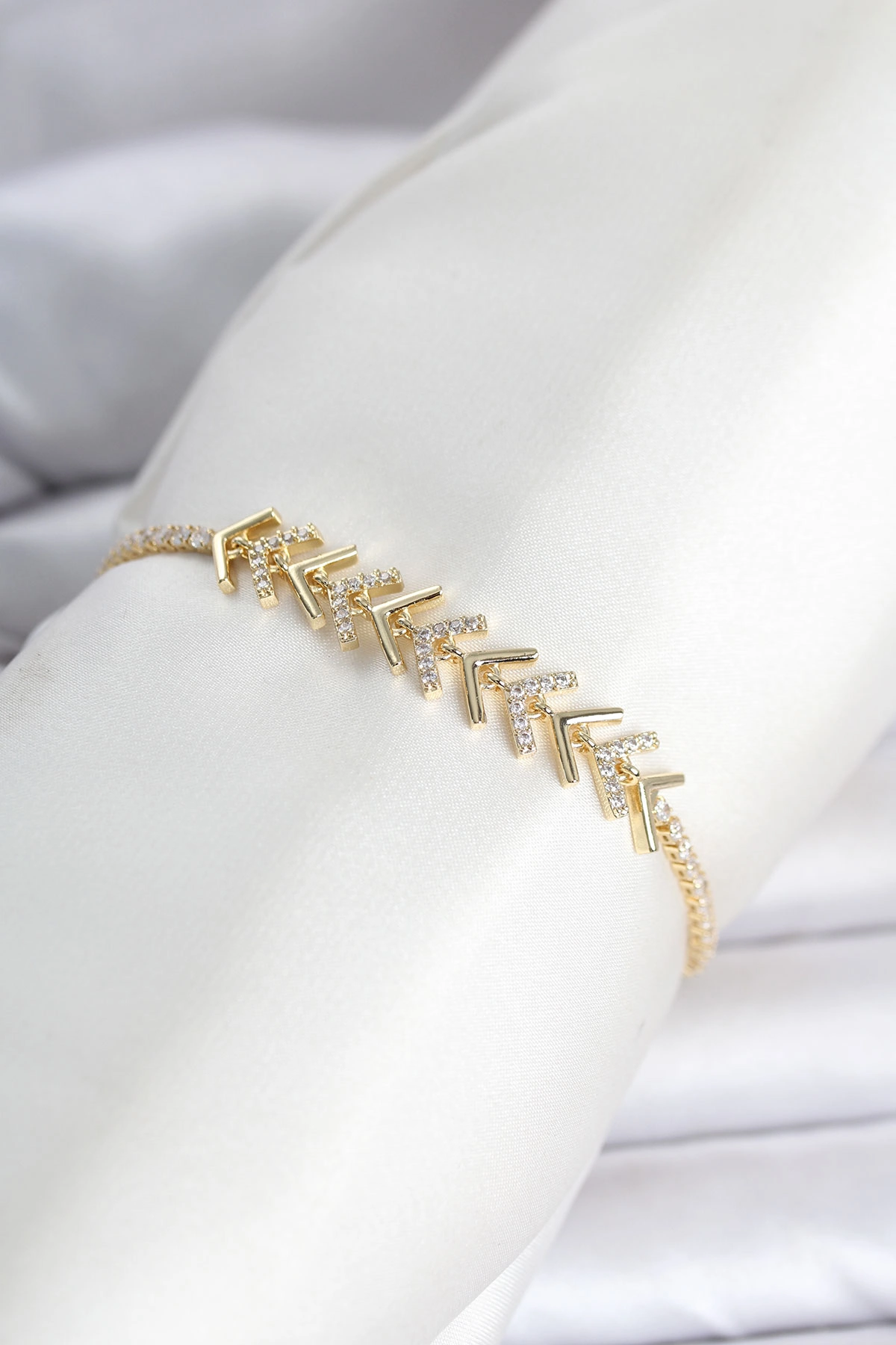 Şık Gold Renk Zirkon Taşlı Kadın Bileklik 1 Adet