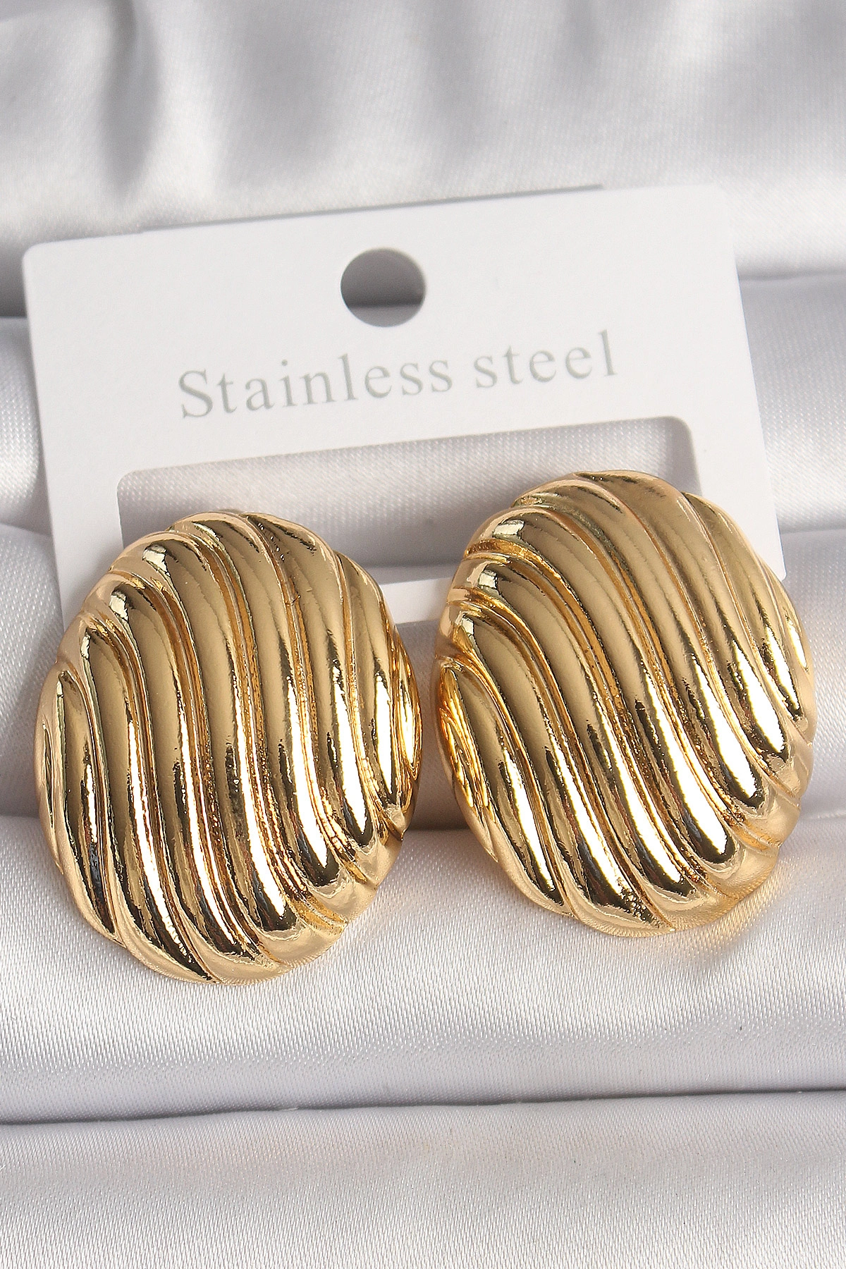 Gold Renk Oval İşlemeli Pirinç Küpe